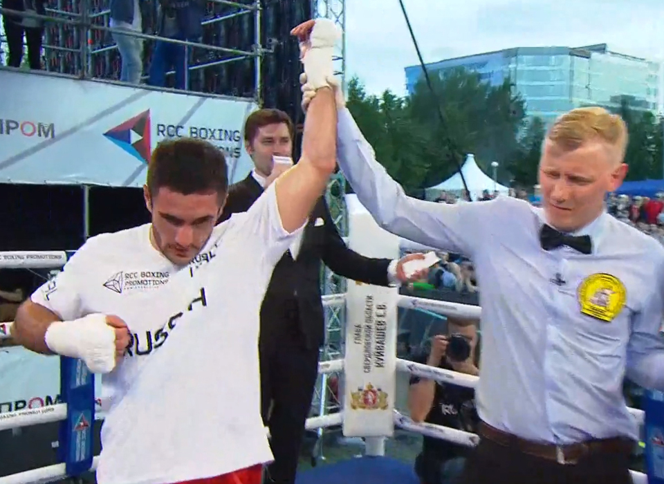 Sukias-Kuyumchyan-vs-Doston-Ramziev.jpg